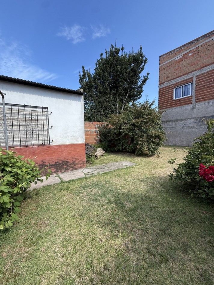 Casa en lote propio de tres ambientes 