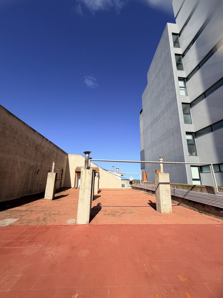 Departamento dos ambientes y medio, con patio y parrilla 