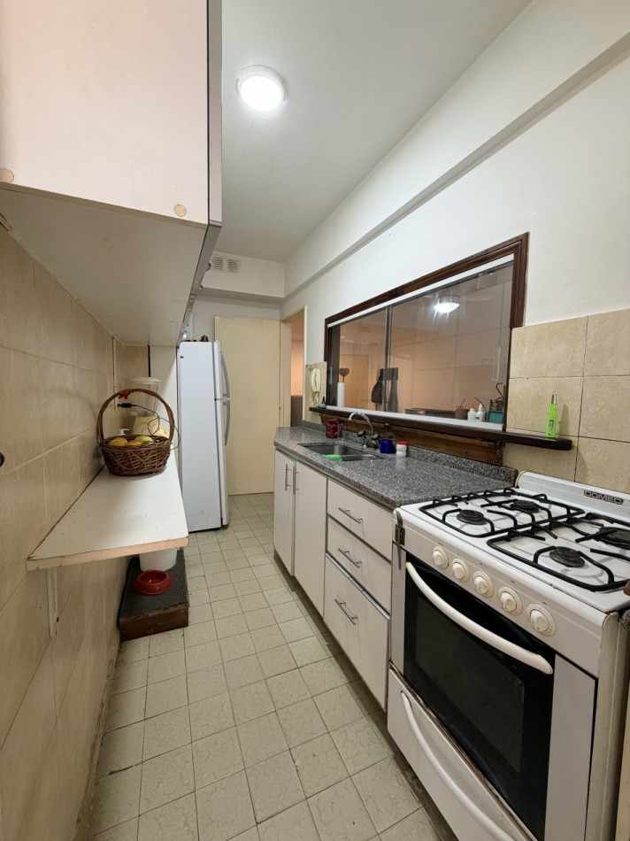 Departamento dos ambientes y medio, con patio y parrilla 