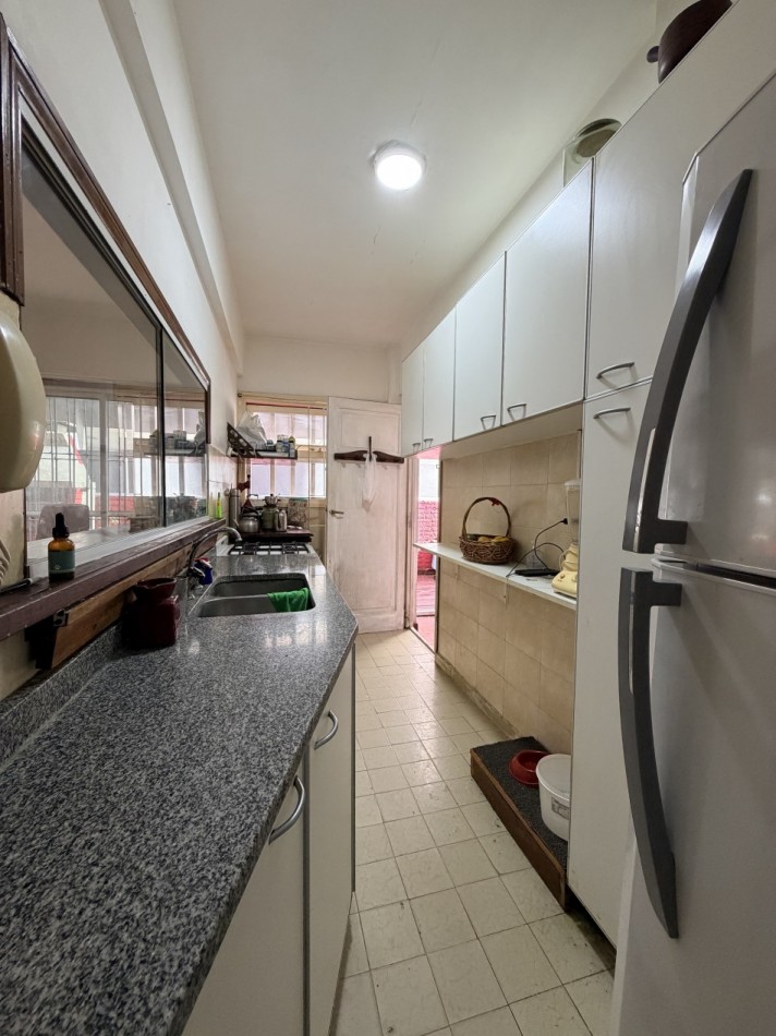 Departamento dos ambientes y medio, con patio y parrilla 