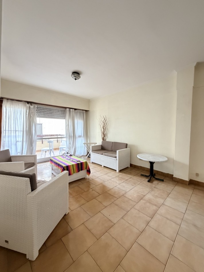 Departamento 4 ambientes para dependencias y cochera 