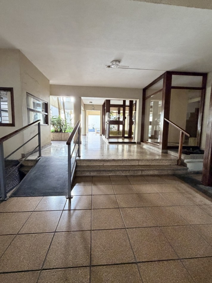 Departamento 4 ambientes para dependencias y cochera 