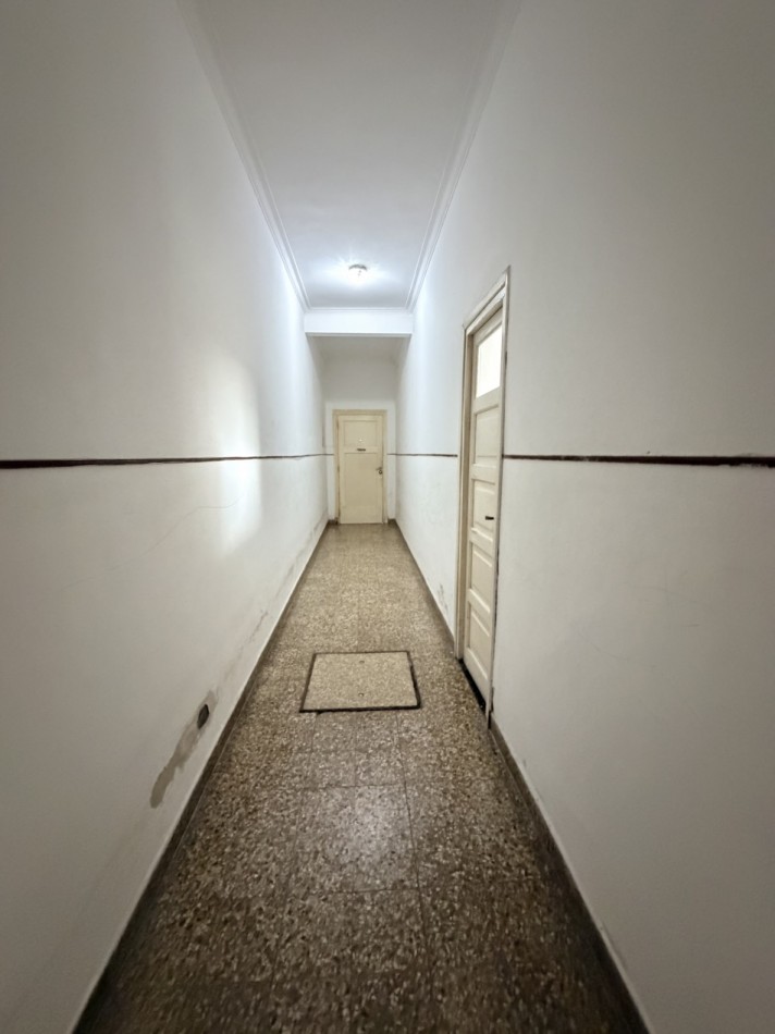 Venta PH tres ambientes por escalera 