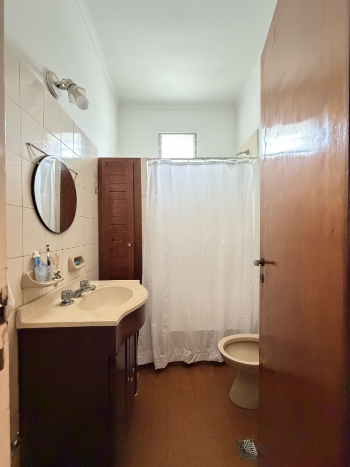 Venta PH tres ambientes por escalera 