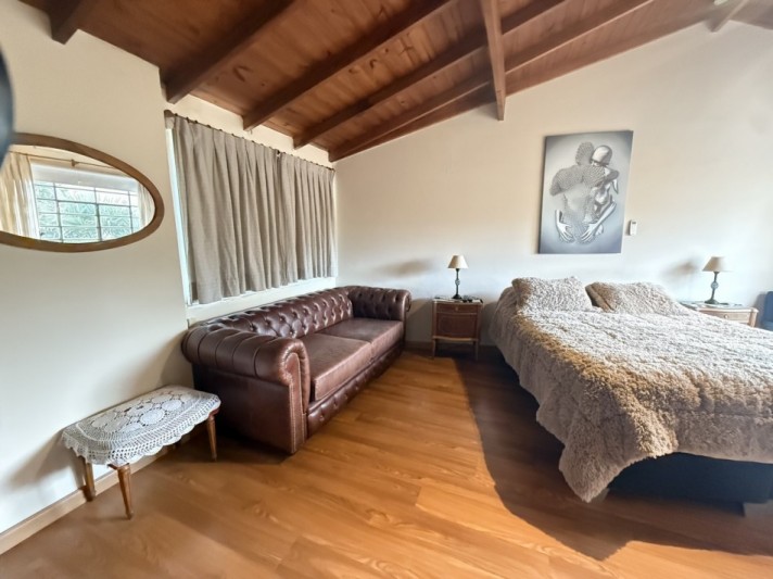 Casa en venta La Florida cinco ambientes 