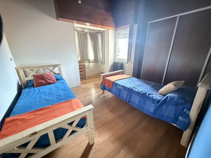 Casa en venta La Florida cinco ambientes 