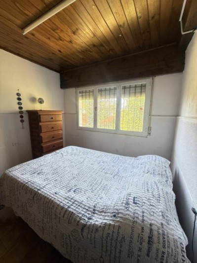 Venta casa con gran lote , tres ambientes