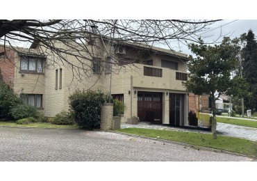 Casa en venta La Florida cinco ambientes 