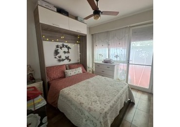 Departamento dos ambientes con amplio patio reciclado 