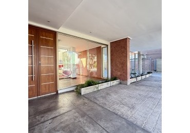 Departamento tres ambientes con cochera 